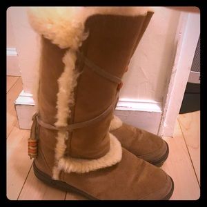 Women’s size 7 UGGS in great condition!